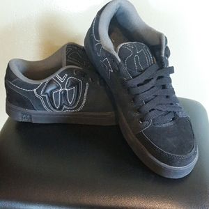 FINAL MARKDOWN! World industries size 10.5